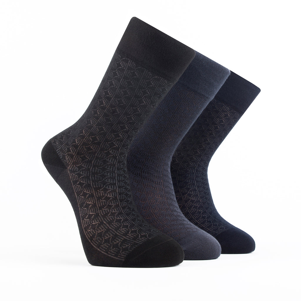 Bamboo socks have a thermo-regulating quality which helps keep feet warm in the winter and cool in the summer.