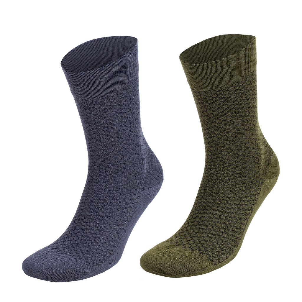 Sweat wicking men socks makes your feet dry because of Quick-drying bamboo socks. 
