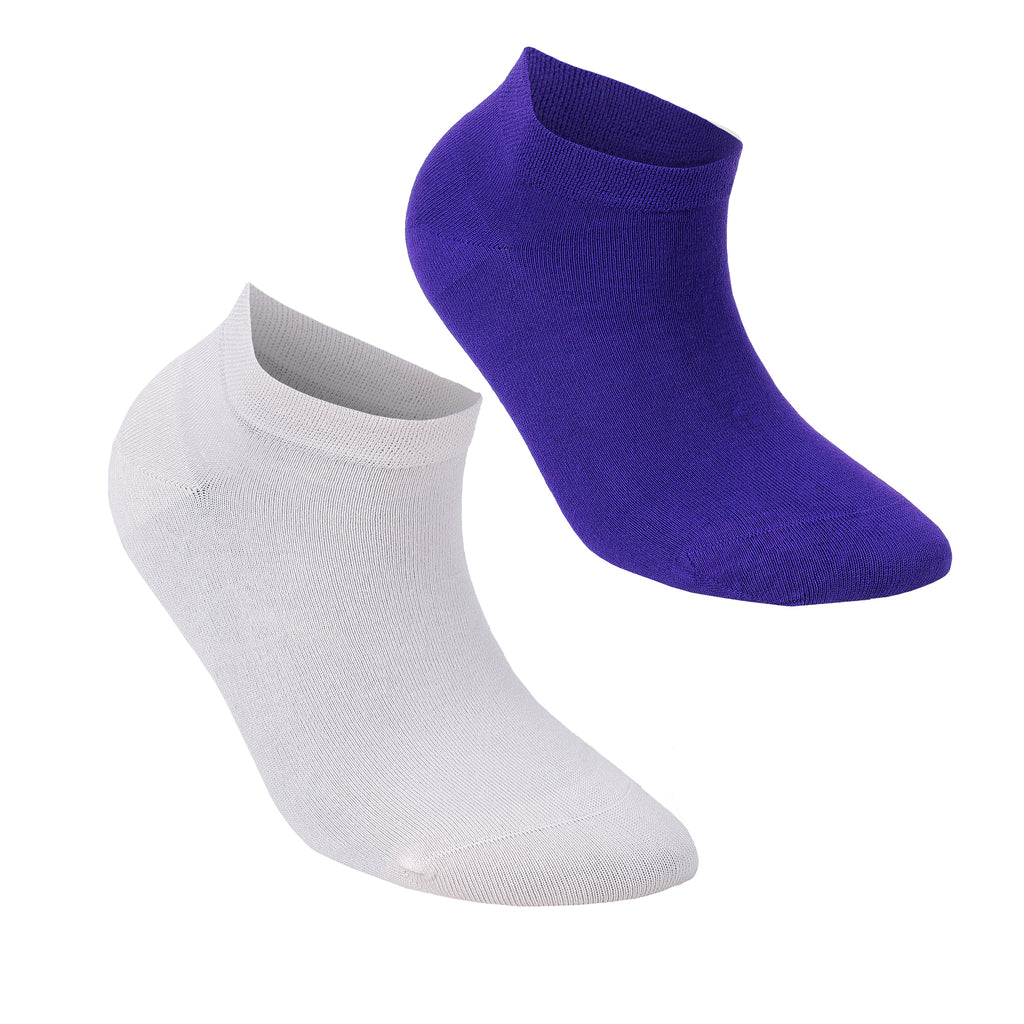 Moisture wicking socks makes your skin dry because of Quick-drying bamboo socks. 